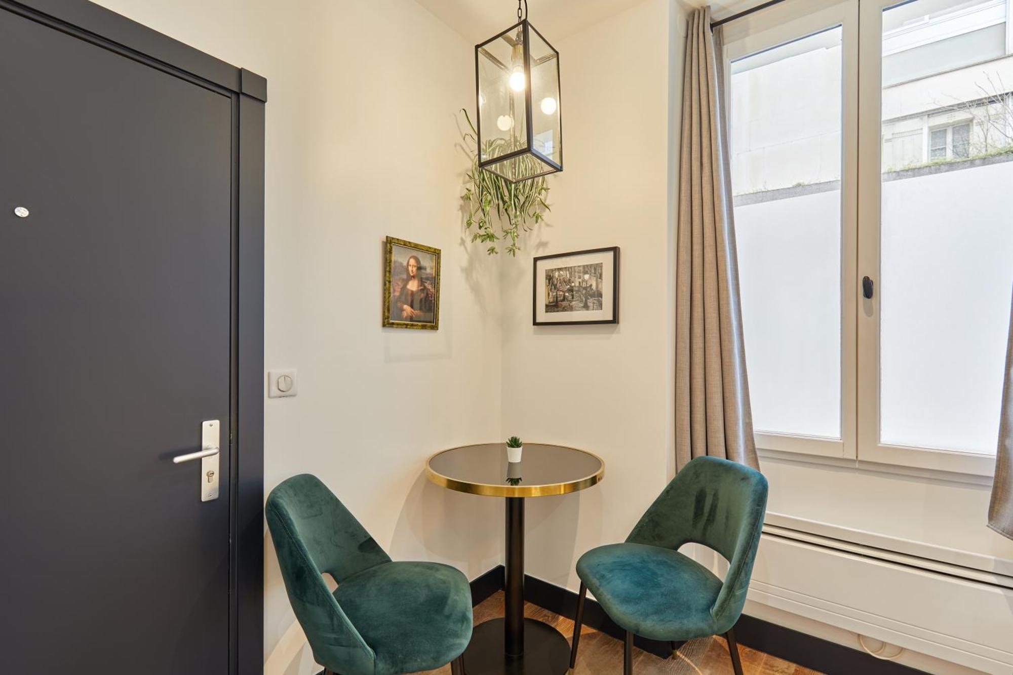 Rent A - Alma Parigi